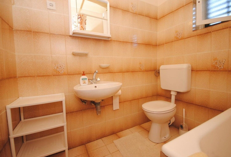 Bathroom 4, Apartment Rina, Okrug