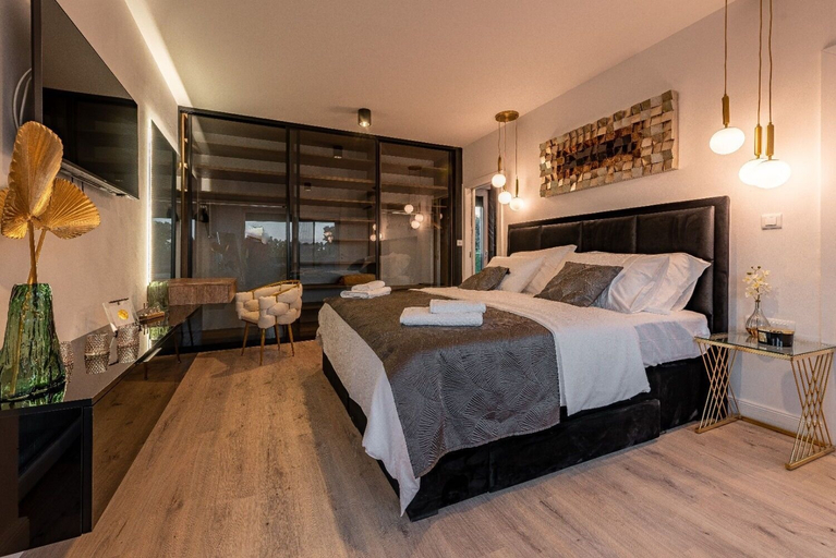 Bedroom 2, Villa Ren, Nin