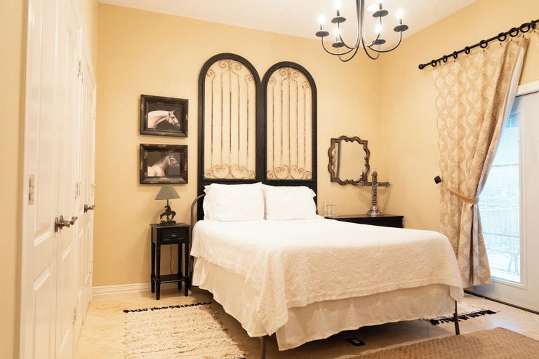 Room 4, Haras Hacienda, Montgomery