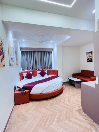Room 1, Hotel Lee Prime, Ahmadabad