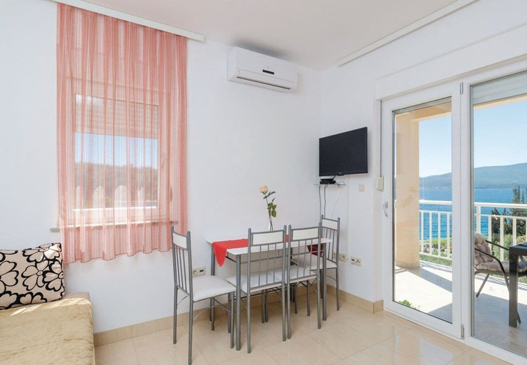 Others 5, Apartments Ljuba, Slivno