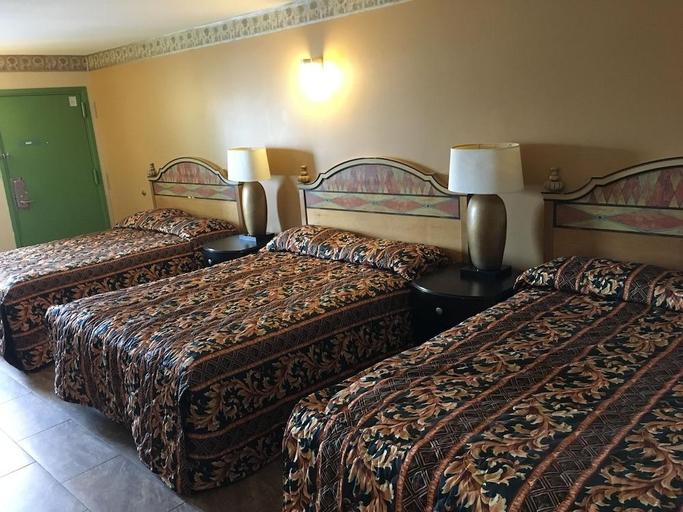 Bedroom 3, Sea Palace Motel, Ocean