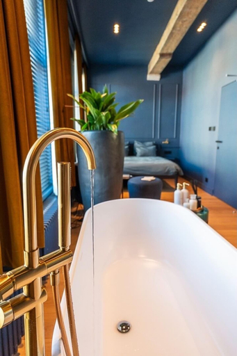 Bathroom 5, Maison Brunon, West-Vlaanderen