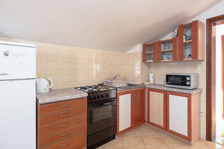 Others 4, Apartments Darko, Vir