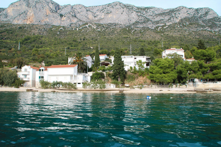 Courtyard, Apartment Bale, Gradac