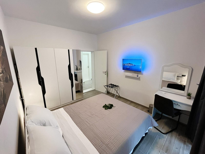 Room 4, Apartments Apartments -T and T, Okrug