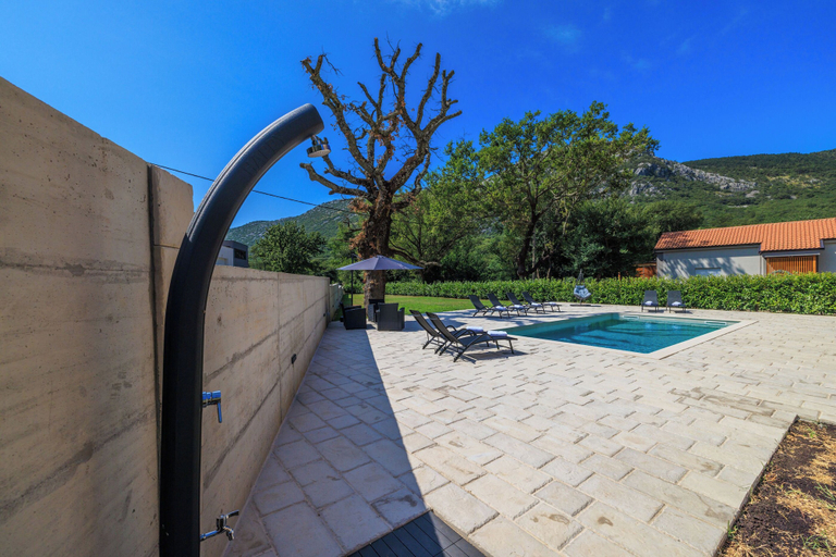 Outdoor pool 5, Apartments Margita 2, Vinodolska