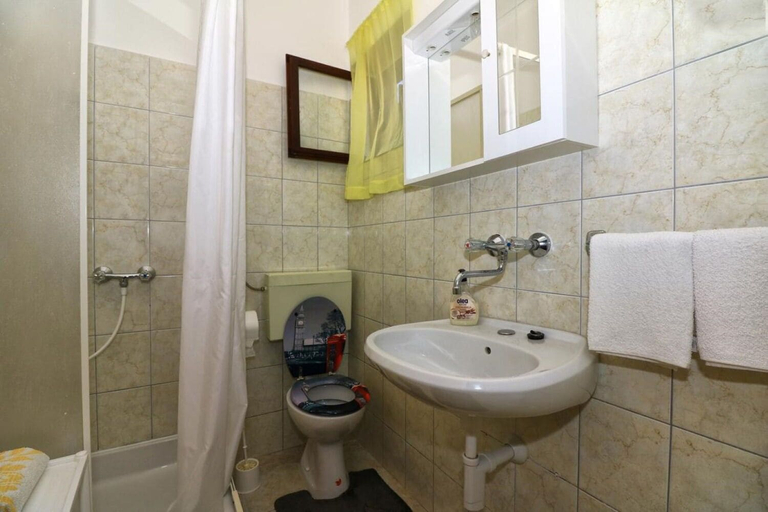 Bathroom 3, Apartments Slavica, Tisno