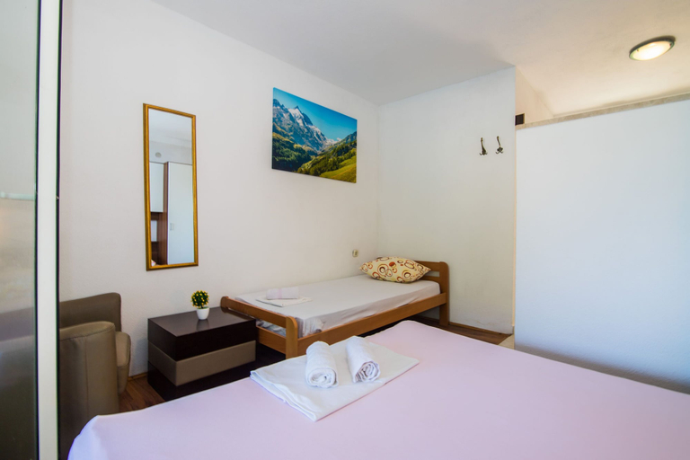 Room 3, Apartments Jelena, Sućuraj