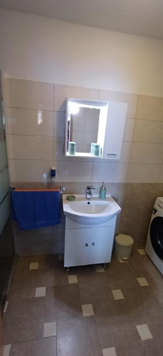 Bathroom 3, Apartment More 1, Sali