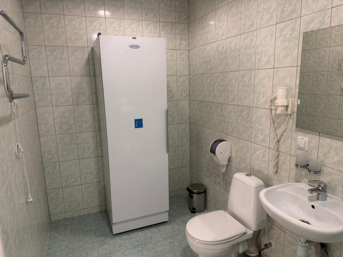 Bathroom 5, Alutaguse Tervisespordikeskuse Peamaja, Illuka