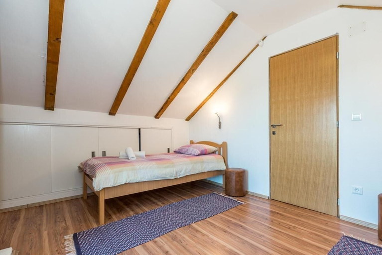 Others 2, Villa Rural Wellness, Promina
