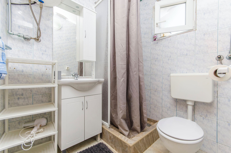 Bathroom 5, Apartments Zdenko, Vir