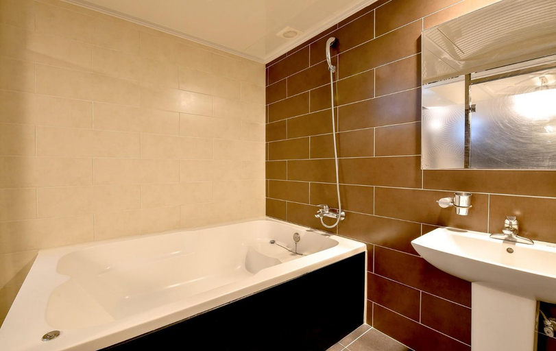 Bathroom 4, Haeundae S-one Hotel, Haeundae
