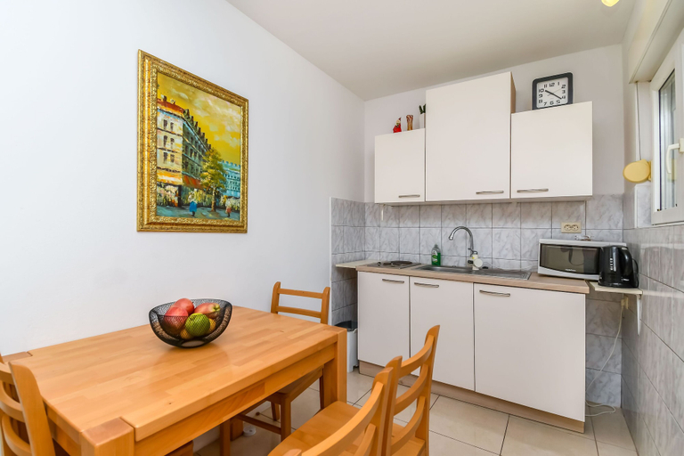 Private kitchen 5, House Petar, Kaštela