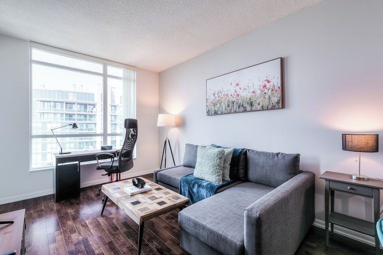 Living area 2, The Sterlingmont Downtown Toronto, Toronto