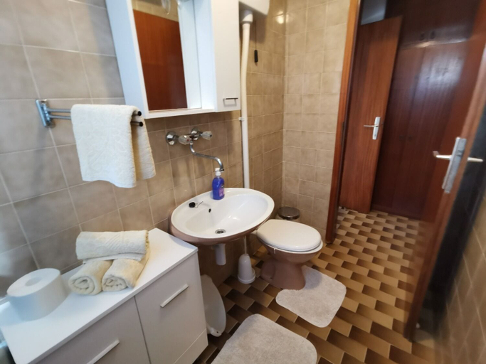 Bathroom 4, Apartments Srdan, Marina