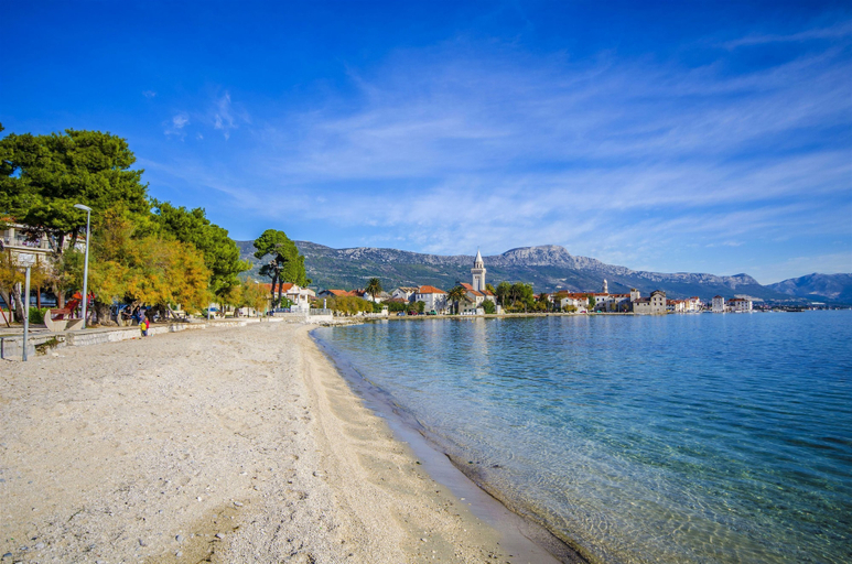 Beach 3, Apartments Tomo - Near Airport, Kaštela