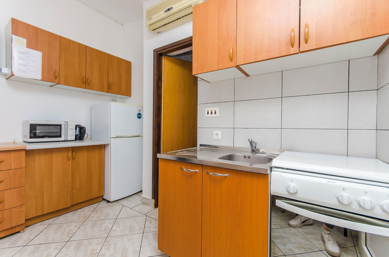 Others 5, Apartments Zdenko, Vir