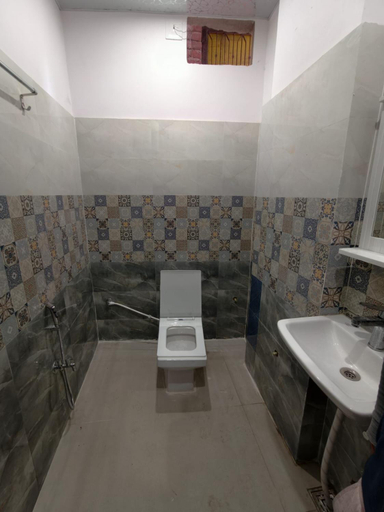 Bathroom 4, Maurya Royal, Rohtas
