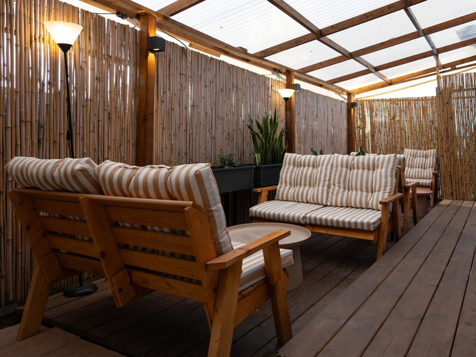 Others 5, The urban chalet