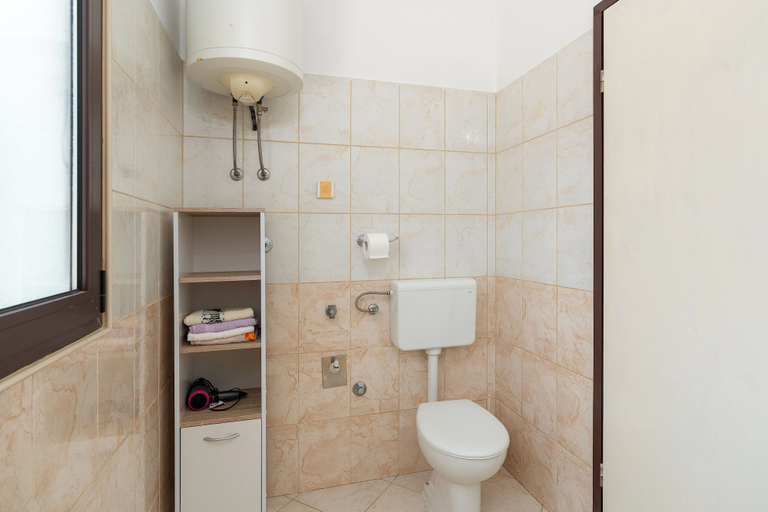 Bathroom 5, Apartments Ivo, Pag