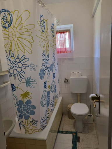 Bathroom 3, Apartments Smilja, Supetar