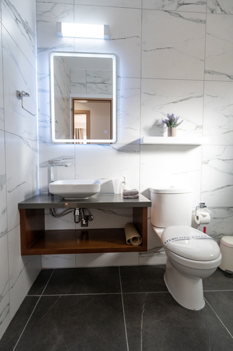 Bathroom 4, Narcissos 'Nissi Beach' apartment C3