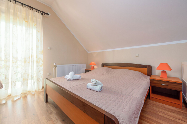Room 5, House Rose, Otočac