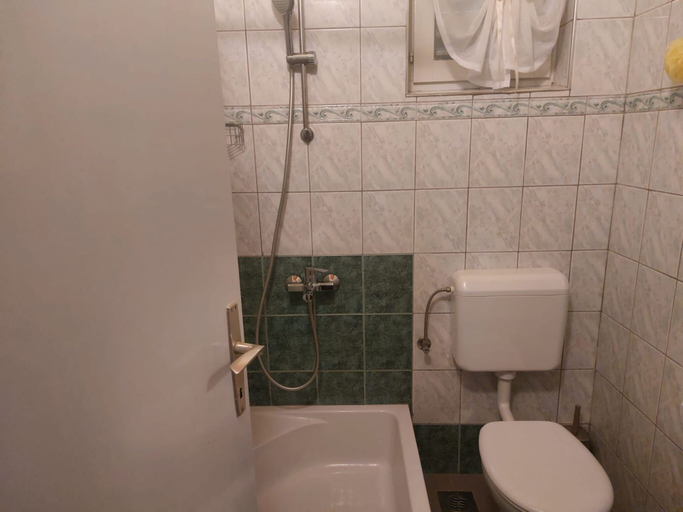 Bathroom 4, Apartments Virena, Makarska