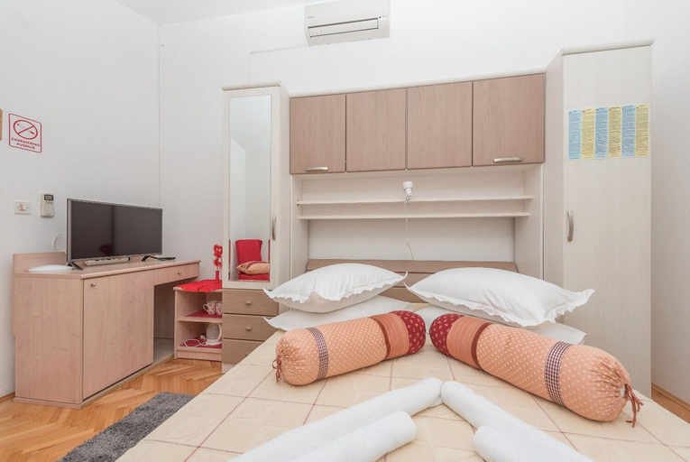 Room 3, Apartments and Room Goran, Makarska