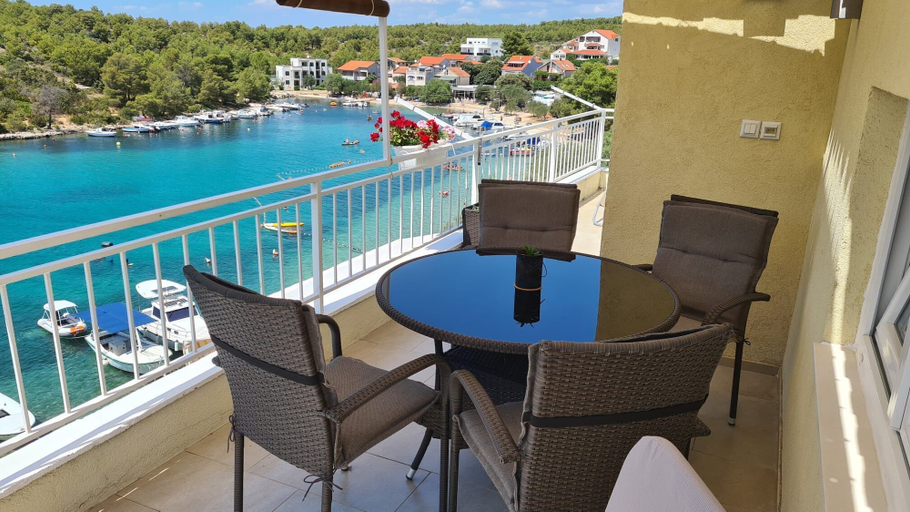 Terrace/patio 3, Apartment D&D Grubisic, Šibenik