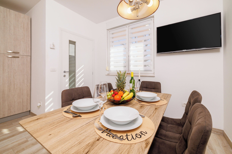 Dining 2, Apartments Margita 2, Vinodolska