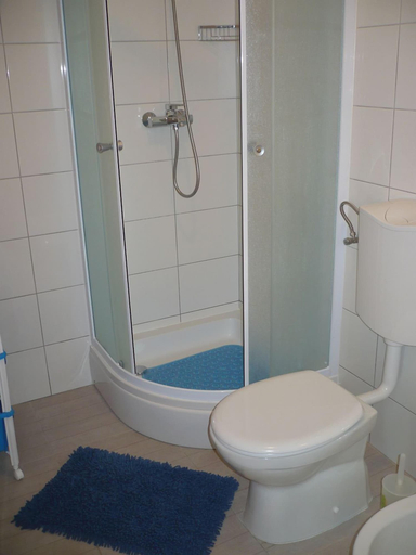 Bathroom 3, Apartments Mirela, Omiš