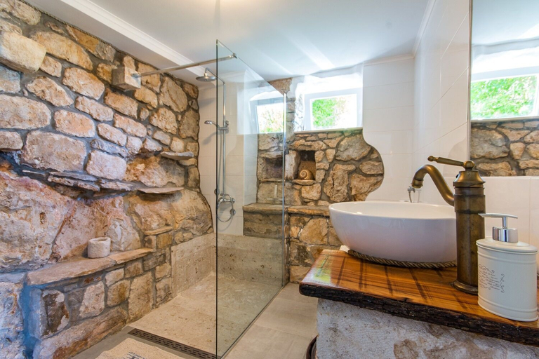 Bathroom 3, House Stone, Mljet