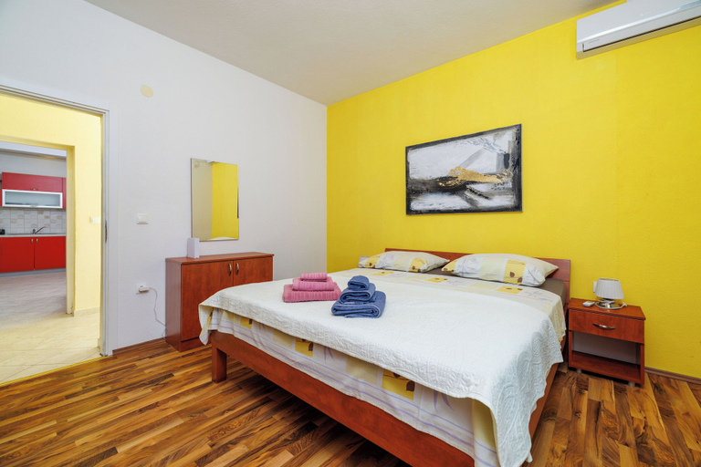 Room 2, Apartments Domagoj, Karlobag