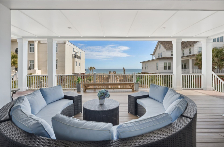 Terrace/patio 2, Blue Southern Charm 7 Bedroom Home, Georgetown