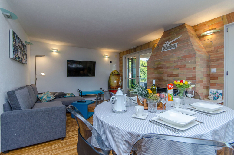 Food & Drinks 4, Villa Gromin Dolac, Jelsa