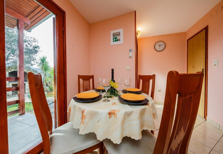 Others 5, House Bozena, Marina