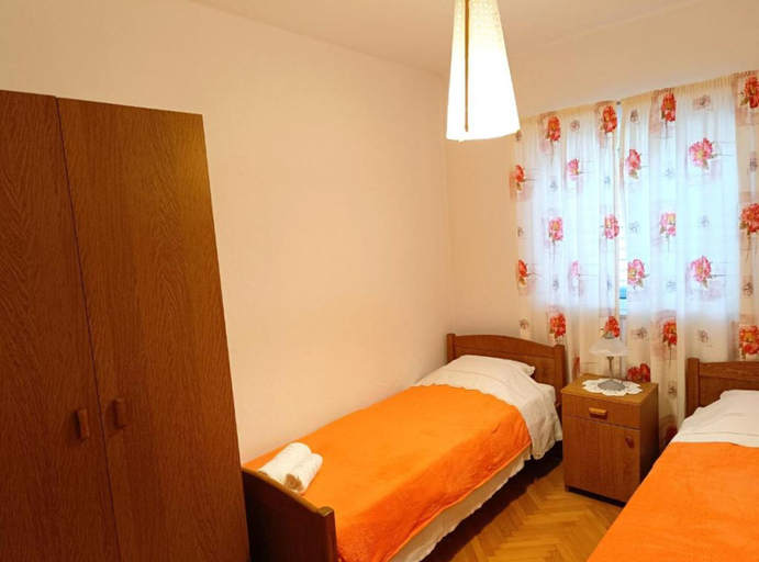 Room 2, Adam Apartment Near the Airport, Kaštela