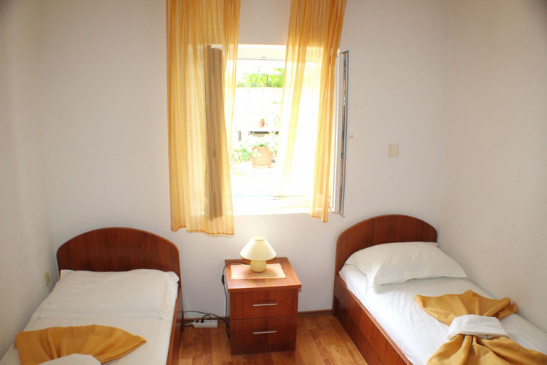 Room 4, Apartment Bale, Gradac