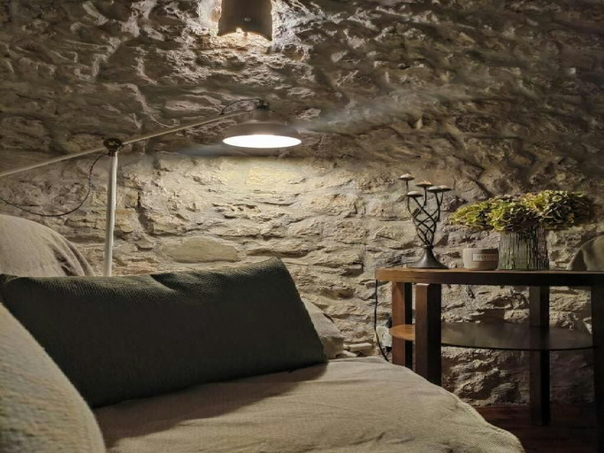 Bedroom 2, House Masa, Milna