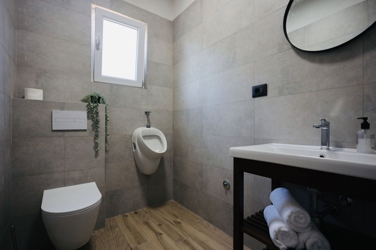 Bathroom 3, Apartment Holiday Home TiA, Split