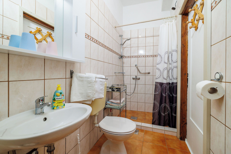Bathroom 2, Apartments Nana, Novi Vinodolski