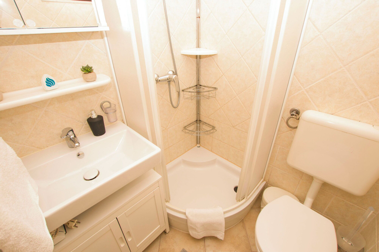Bathroom 3, Apartment Koko, Biograd na Moru
