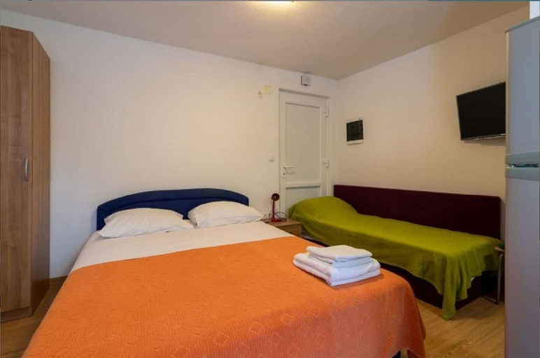 Bedroom 2, Apartments Mir, Nin