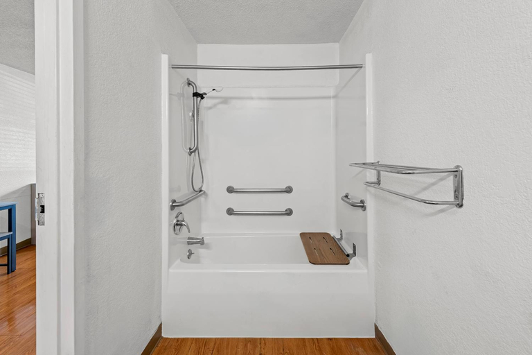Bathroom 3, Birch Hill Suites Kansas City – Independence, Kansas City