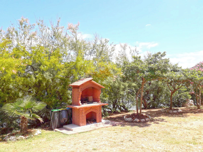 BBQ/picnic area, Apartments La Mer, Pašman