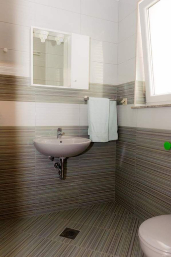 Bathroom 3, Apartments Ljuba, Slivno