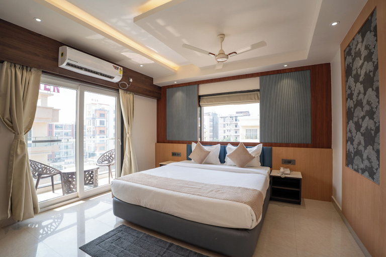 Room 3, Trayee International, Purba Medinipur